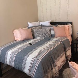 Full XL comforter AND sheet set
